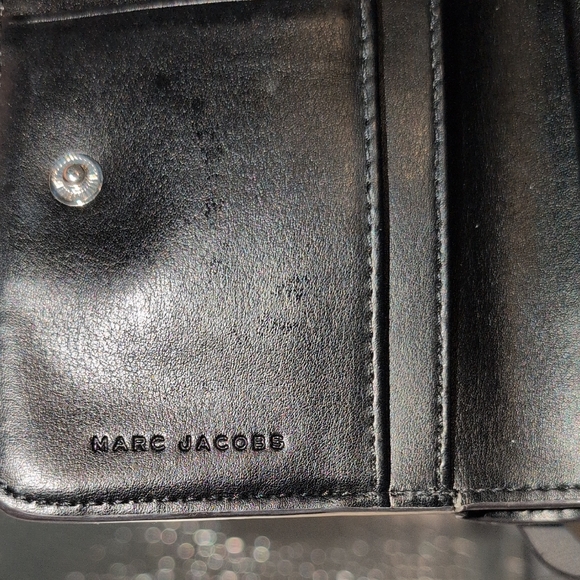 Marc Jacobs Metallic Gray Wallet - Picture 8 of 11